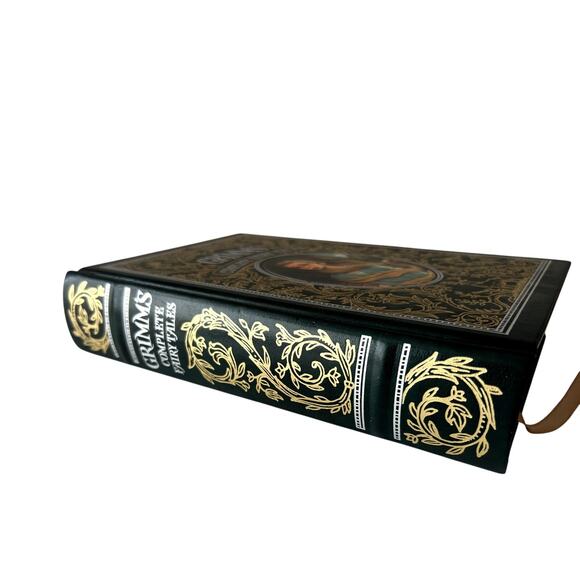 😍Grimm's Complete Fairytales Hard Cover Gold Embossed 211 Stories With Ribbon - Picture 2 of 5